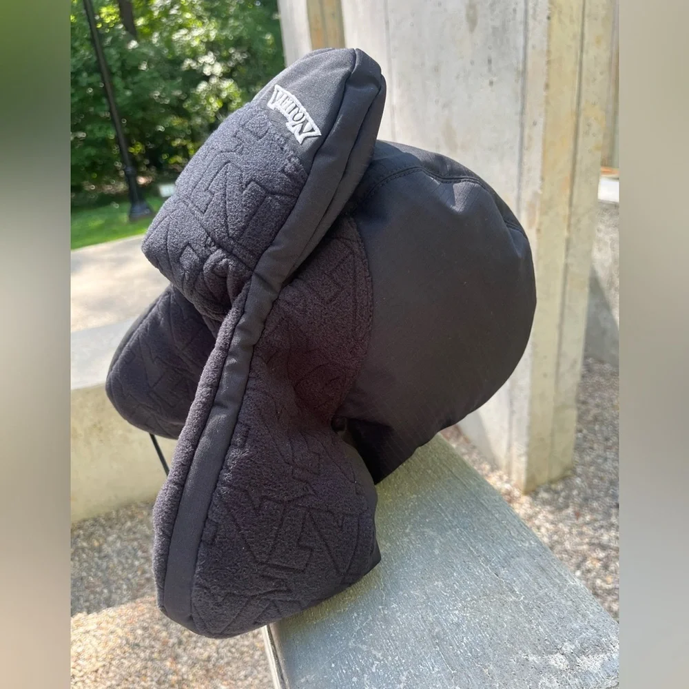 Louis Vuitton Chapka LV Dove Noir Hat U made in Italy